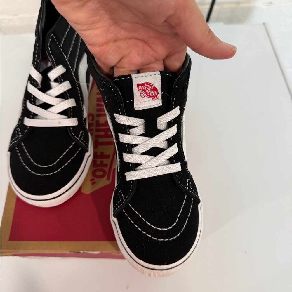 Vans Black and White Sk8-Hi toddler unisex High-Top Sneakers - Picture 8 of 11